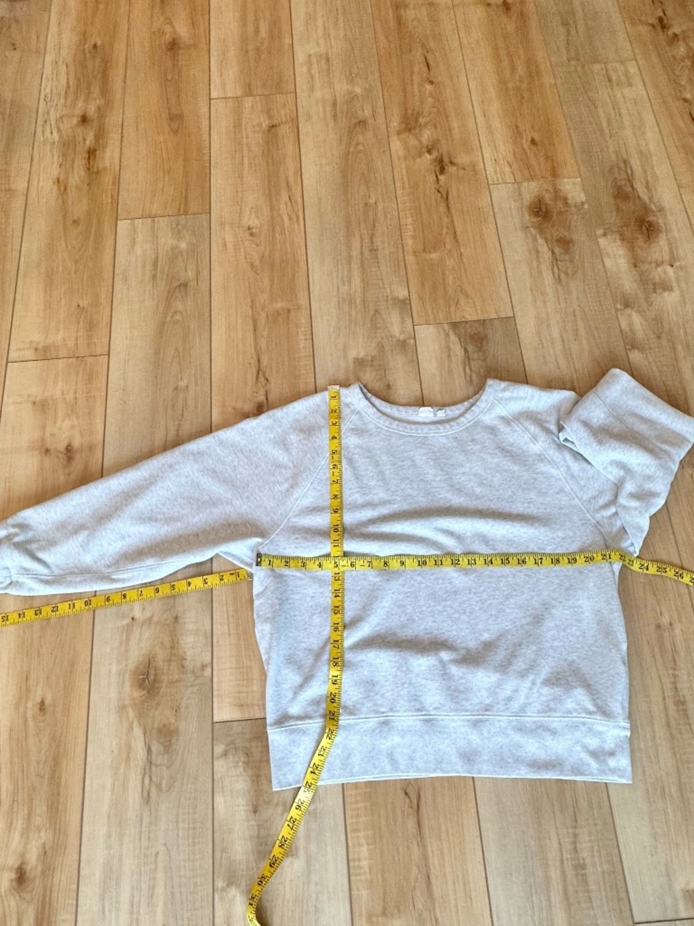 GAP Women's Lightweight Crew Neck Sweatshirt  Gray Size Large - Picture 3 of 10